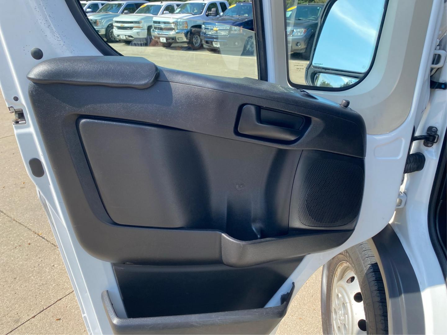 2016 WHITE RAM PROMASTER 3500 3500 HIGH (3C6URVJGXGE) with an 3.6L engine, Automatic transmission, located at 908 SE 14th Street, Des Moines, IA, 50317, (515) 281-0330, 41.580303, -93.597046- Photo#15
