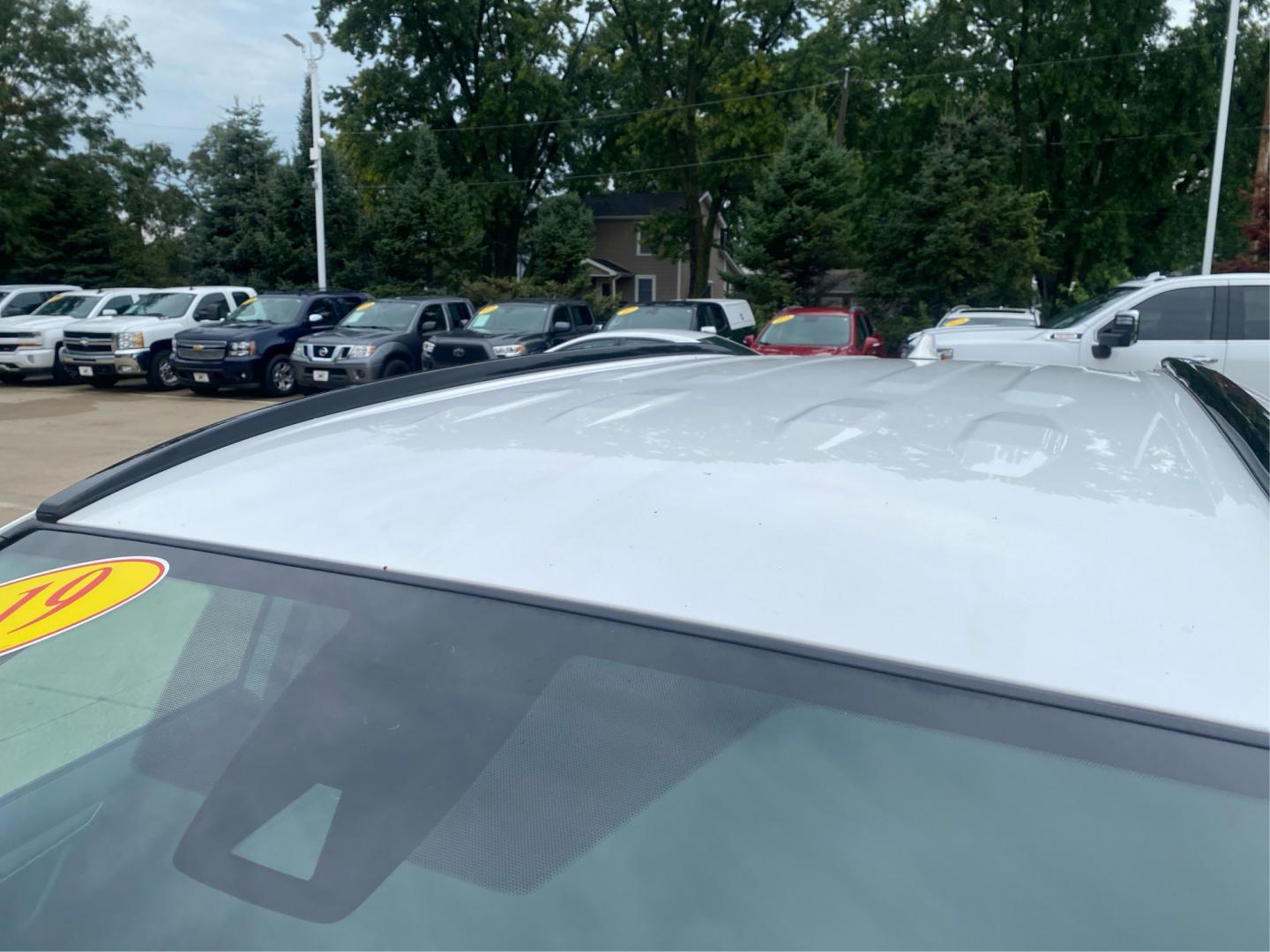 2019 WHITE TOYOTA RAV4 LE (2T3F1RFVXKW) with an 2.5L engine, Automatic transmission, located at 908 SE 14th Street, Des Moines, IA, 50317, (515) 281-0330, 41.580303, -93.597046- Photo#11
