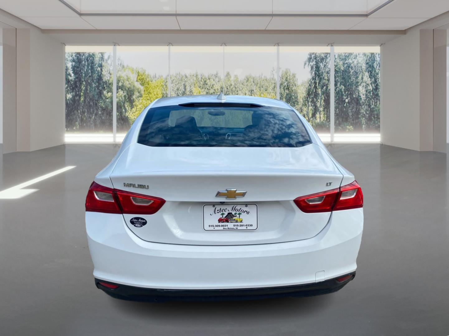2016 WHITE CHEVROLET MALIBU LT (1G1ZE5ST0GF) with an 1.5L engine, Automatic transmission, located at 908 SE 14th Street, Des Moines, IA, 50317, (515) 281-0330, 41.580303, -93.597046- Photo#3
