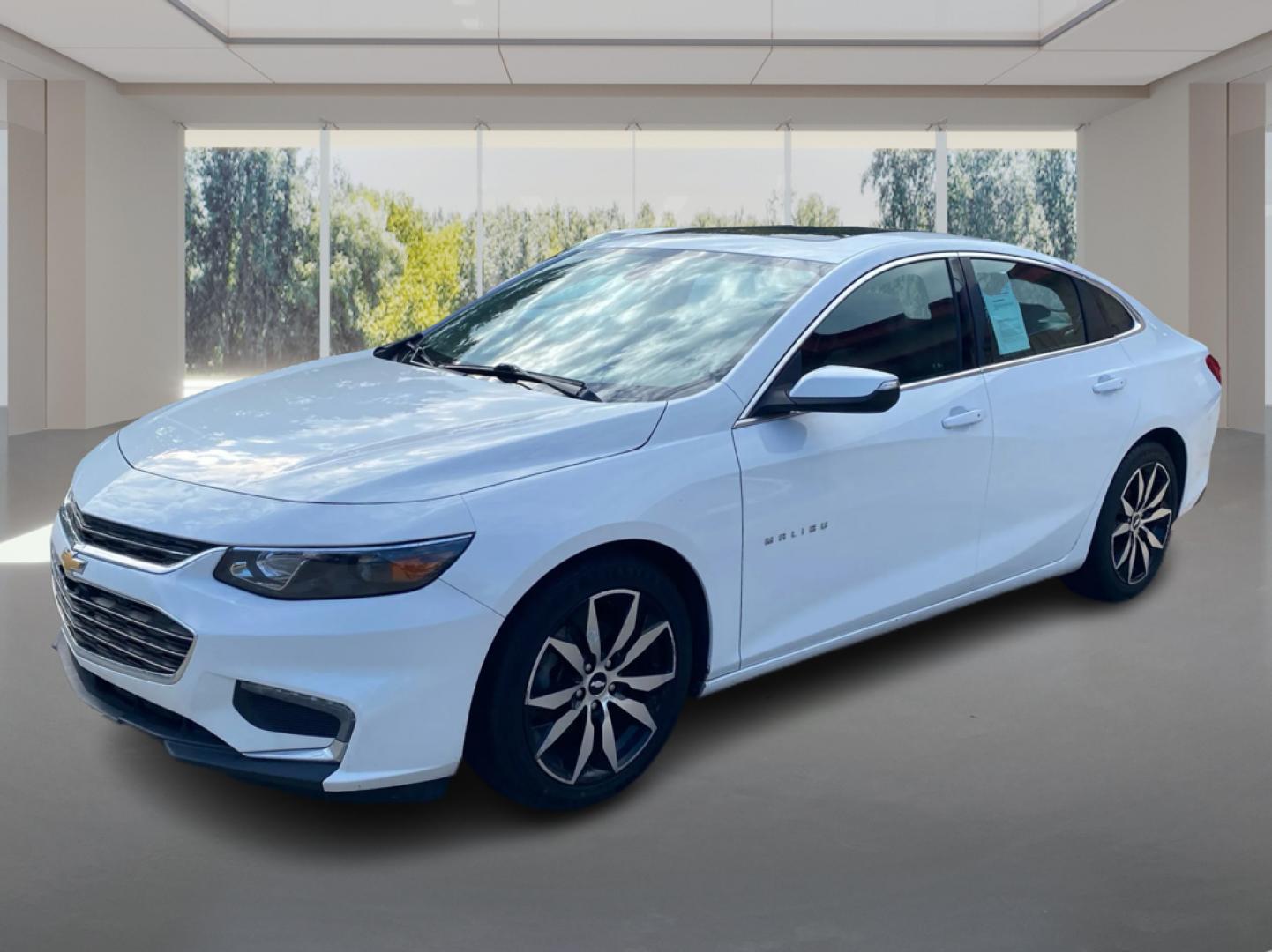 2016 WHITE CHEVROLET MALIBU LT (1G1ZE5ST0GF) with an 1.5L engine, Automatic transmission, located at 908 SE 14th Street, Des Moines, IA, 50317, (515) 281-0330, 41.580303, -93.597046- Photo#7