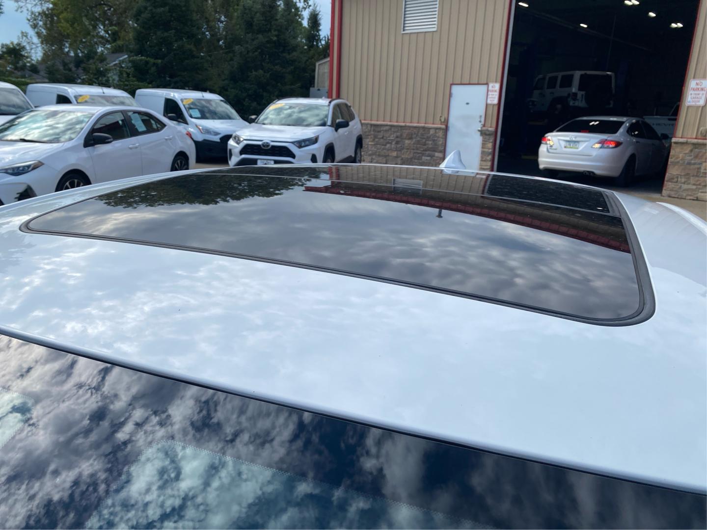 2016 WHITE CHEVROLET MALIBU LT (1G1ZE5ST0GF) with an 1.5L engine, Automatic transmission, located at 908 SE 14th Street, Des Moines, IA, 50317, (515) 281-0330, 41.580303, -93.597046- Photo#11