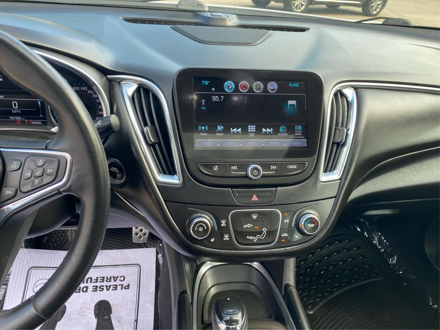 2016 WHITE CHEVROLET MALIBU LT (1G1ZE5ST0GF) with an 1.5L engine, Automatic transmission, located at 908 SE 14th Street, Des Moines, IA, 50317, (515) 281-0330, 41.580303, -93.597046- Photo#13
