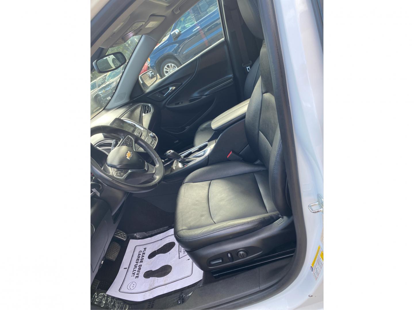 2016 WHITE CHEVROLET MALIBU LT (1G1ZE5ST0GF) with an 1.5L engine, Automatic transmission, located at 908 SE 14th Street, Des Moines, IA, 50317, (515) 281-0330, 41.580303, -93.597046- Photo#18