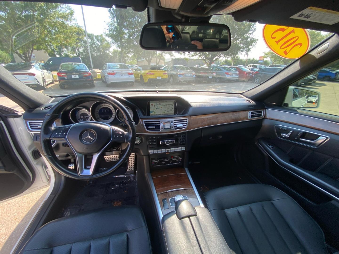 2015 WHITE MERCEDES-BENZ E-CLASS E400 4MATIC (WDDHF6HBXFB) with an 3.0L engine, Automatic transmission, located at 908 SE 14th Street, Des Moines, IA, 50317, (515) 281-0330, 41.580303, -93.597046- Photo#21