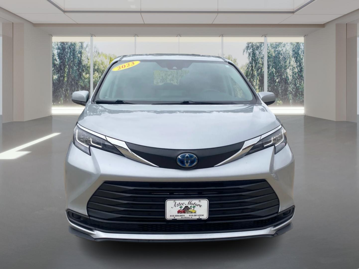 2023 SILVER TOYOTA SIENNA LE (5TDKRKEC7PS) with an 2.5L engine, Continuously Variable transmission, located at 908 SE 14th Street, Des Moines, IA, 50317, (515) 281-0330, 41.580303, -93.597046- Photo#6