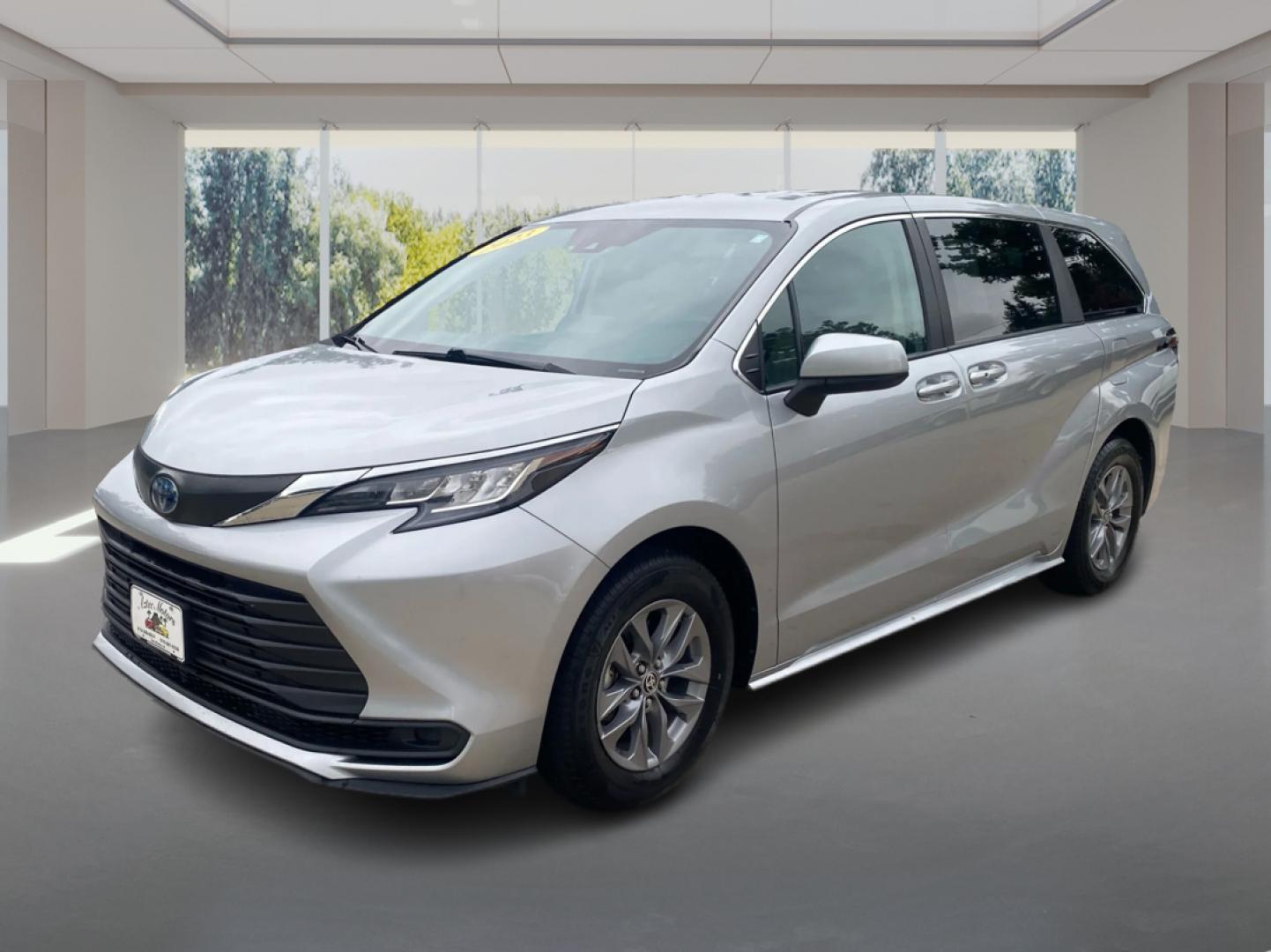 2023 SILVER TOYOTA SIENNA LE (5TDKRKEC7PS) with an 2.5L engine, Continuously Variable transmission, located at 908 SE 14th Street, Des Moines, IA, 50317, (515) 281-0330, 41.580303, -93.597046- Photo#7