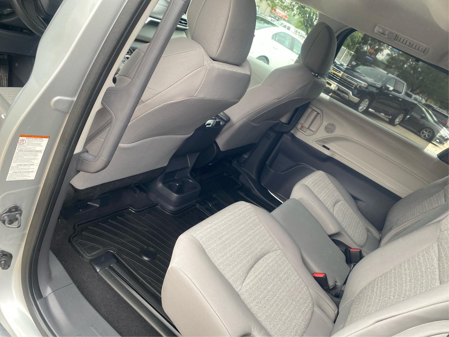 2023 SILVER TOYOTA SIENNA LE (5TDKRKEC7PS) with an 2.5L engine, Continuously Variable transmission, located at 908 SE 14th Street, Des Moines, IA, 50317, (515) 281-0330, 41.580303, -93.597046- Photo#9