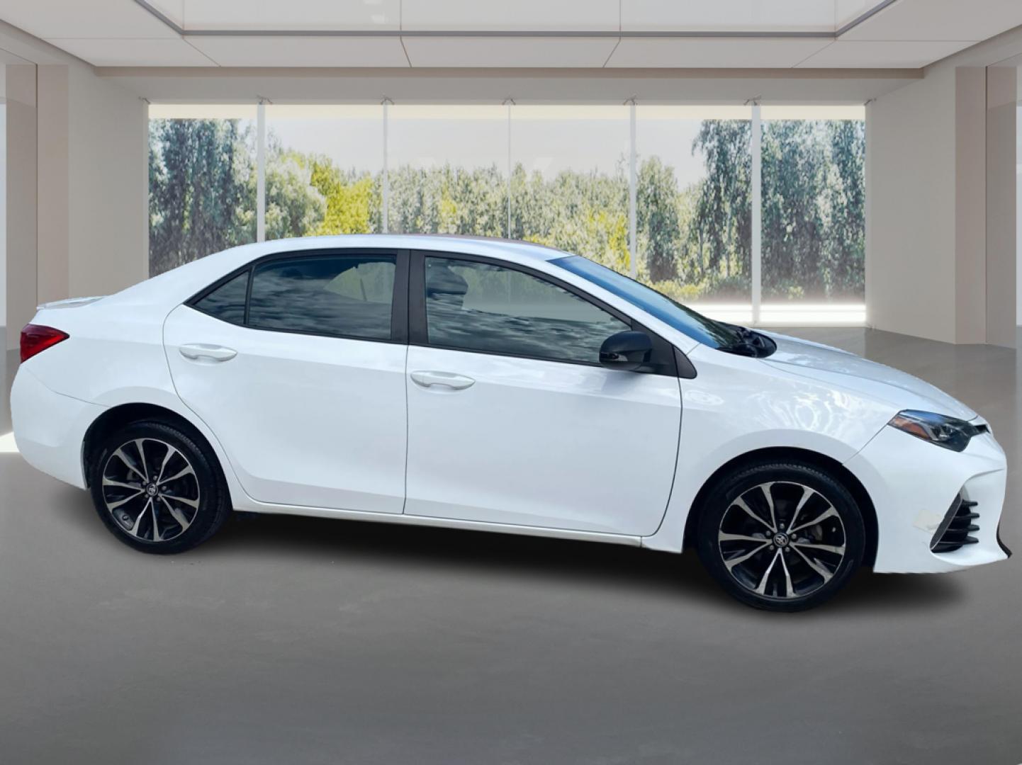 2018 WHITE TOYOTA COROLLA L (2T1BURHE8JC) with an 1.8L engine, Continuously Variable transmission, located at 908 SE 14th Street, Des Moines, IA, 50317, (515) 281-0330, 41.580303, -93.597046- Photo#1
