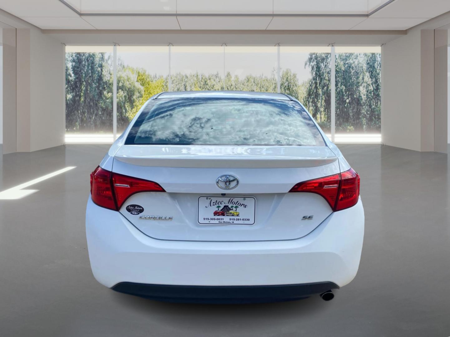 2018 WHITE TOYOTA COROLLA L (2T1BURHE8JC) with an 1.8L engine, Continuously Variable transmission, located at 908 SE 14th Street, Des Moines, IA, 50317, (515) 281-0330, 41.580303, -93.597046- Photo#3