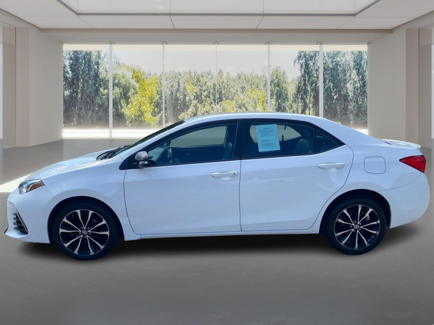 2018 WHITE TOYOTA COROLLA L (2T1BURHE8JC) with an 1.8L engine, Continuously Variable transmission, located at 908 SE 14th Street, Des Moines, IA, 50317, (515) 281-0330, 41.580303, -93.597046- Photo#5