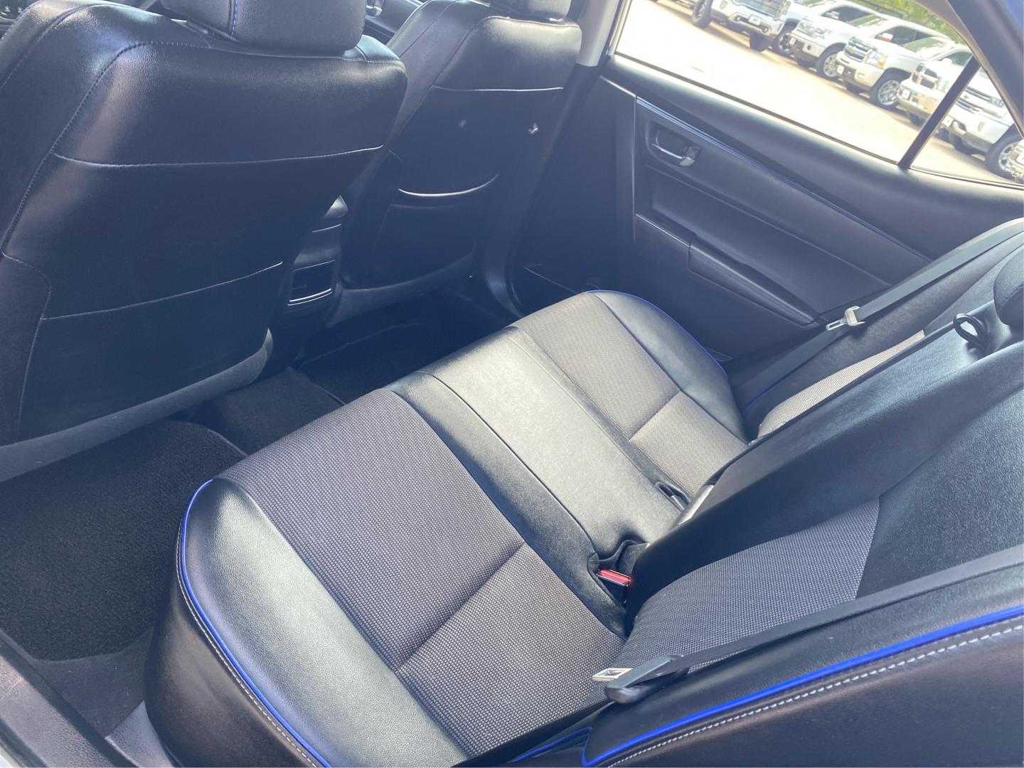 2018 WHITE TOYOTA COROLLA L (2T1BURHE8JC) with an 1.8L engine, Continuously Variable transmission, located at 908 SE 14th Street, Des Moines, IA, 50317, (515) 281-0330, 41.580303, -93.597046- Photo#9