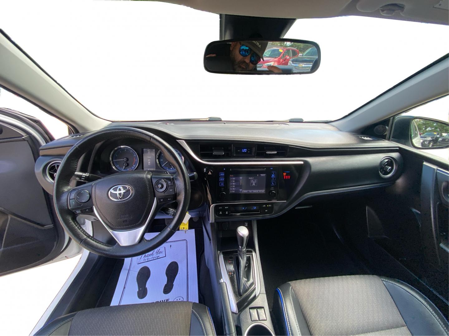 2018 WHITE TOYOTA COROLLA L (2T1BURHE8JC) with an 1.8L engine, Continuously Variable transmission, located at 908 SE 14th Street, Des Moines, IA, 50317, (515) 281-0330, 41.580303, -93.597046- Photo#22
