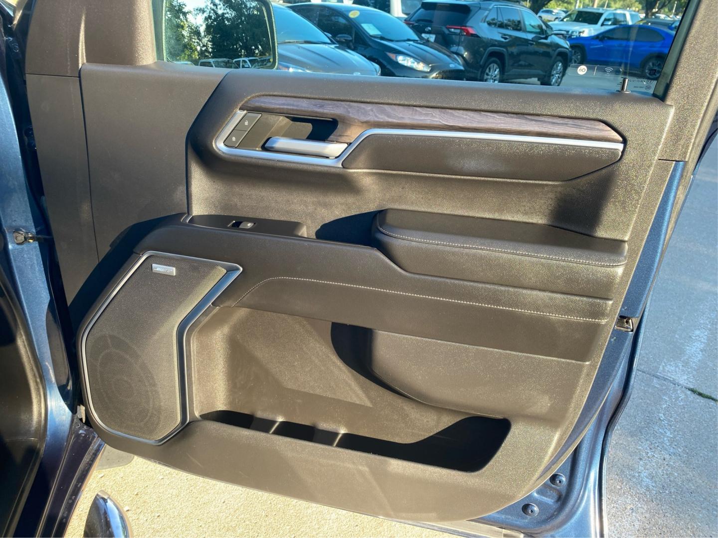 2022 BLUE CHEVROLET SILVERADO 1500 LTZ (1GCUDGET4NZ) with an 3.0L engine, Automatic transmission, located at 908 SE 14th Street, Des Moines, IA, 50317, (515) 281-0330, 41.580303, -93.597046- Photo#19