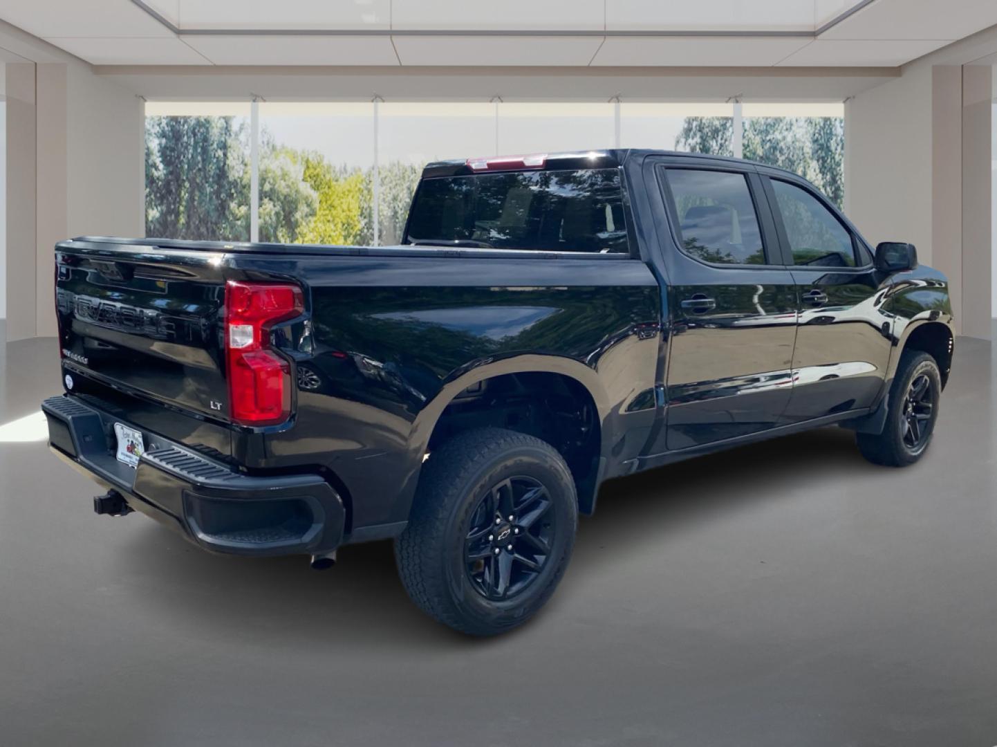 2022 BLACK CHEVROLET SILVERADO 1500 LT TRAIL BOSS (3GCPDFEK2NG) with an 2.7L engine, Automatic transmission, located at 908 SE 14th Street, Des Moines, IA, 50317, (515) 281-0330, 41.580303, -93.597046- Photo#2
