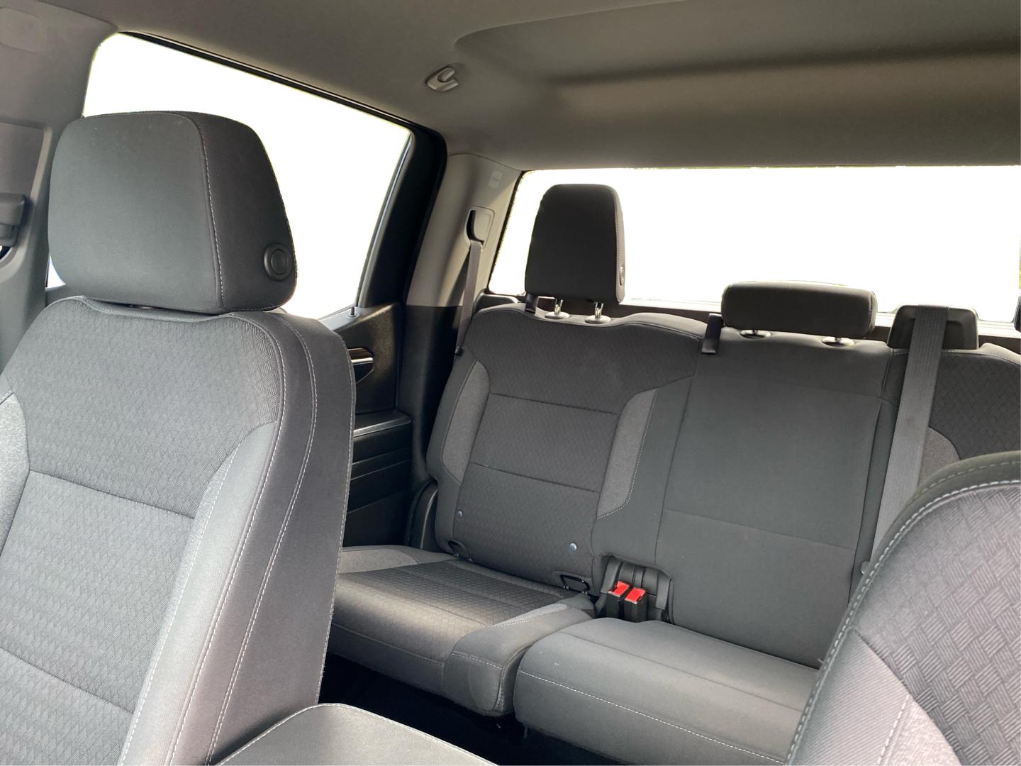2022 BLACK CHEVROLET SILVERADO 1500 LT TRAIL BOSS (3GCPDFEK2NG) with an 2.7L engine, Automatic transmission, located at 908 SE 14th Street, Des Moines, IA, 50317, (515) 281-0330, 41.580303, -93.597046- Photo#13