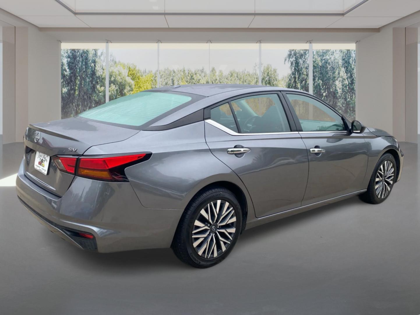 2024 GRAY NISSAN ALTIMA SV (1N4BL4DV8RN) with an 2.5L engine, Continuously Variable transmission, located at 908 SE 14th Street, Des Moines, IA, 50317, (515) 281-0330, 41.580303, -93.597046- Photo#2