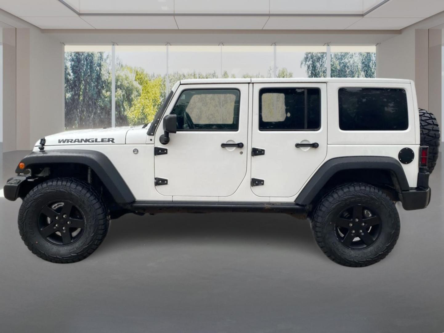 2016 WHITE JEEP WRANGLER UNLIMI SPORT (1C4BJWDG5GL) with an 3.6L engine, Automatic transmission, located at 908 SE 14th Street, Des Moines, IA, 50317, (515) 281-0330, 41.580303, -93.597046- Photo#5
