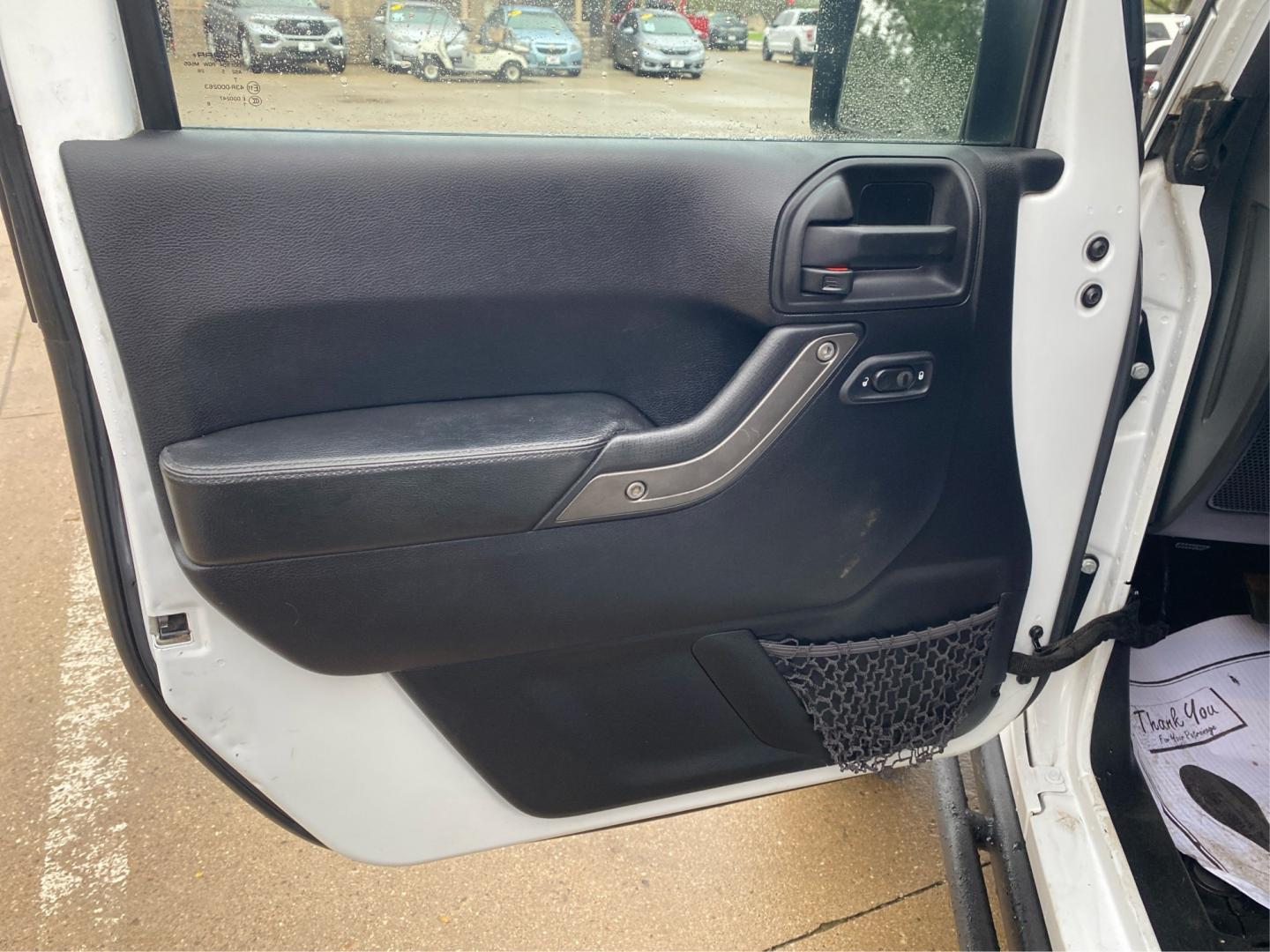 2016 WHITE JEEP WRANGLER UNLIMI SPORT (1C4BJWDG5GL) with an 3.6L engine, Automatic transmission, located at 908 SE 14th Street, Des Moines, IA, 50317, (515) 281-0330, 41.580303, -93.597046- Photo#19