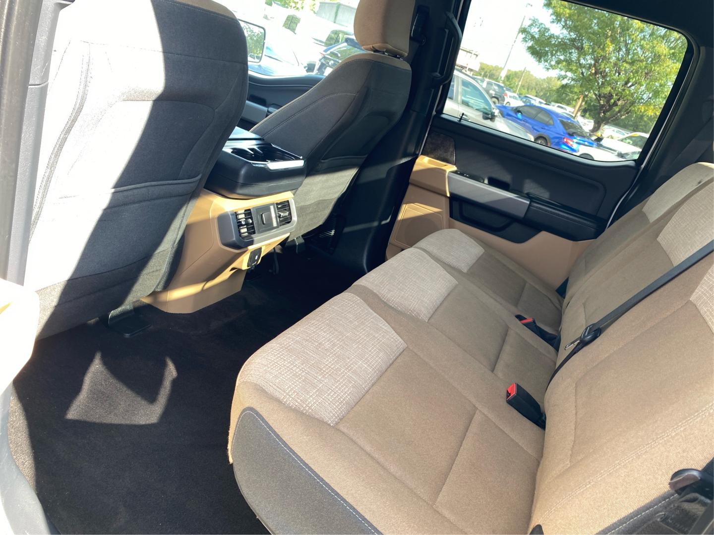 2022 WHITE FORD F150 SUPERCREW (1FTFW1E82NK) with an 3.5L engine, Automatic transmission, located at 908 SE 14th Street, Des Moines, IA, 50317, (515) 281-0330, 41.580303, -93.597046- Photo#9