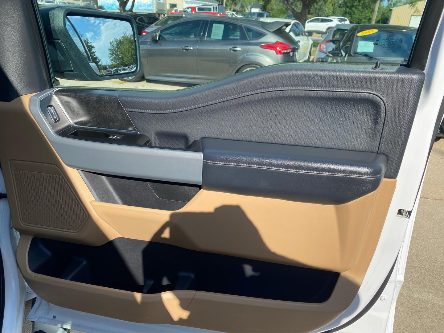 2022 WHITE FORD F150 SUPERCREW (1FTFW1E82NK) with an 3.5L engine, Automatic transmission, located at 908 SE 14th Street, Des Moines, IA, 50317, (515) 281-0330, 41.580303, -93.597046- Photo#19