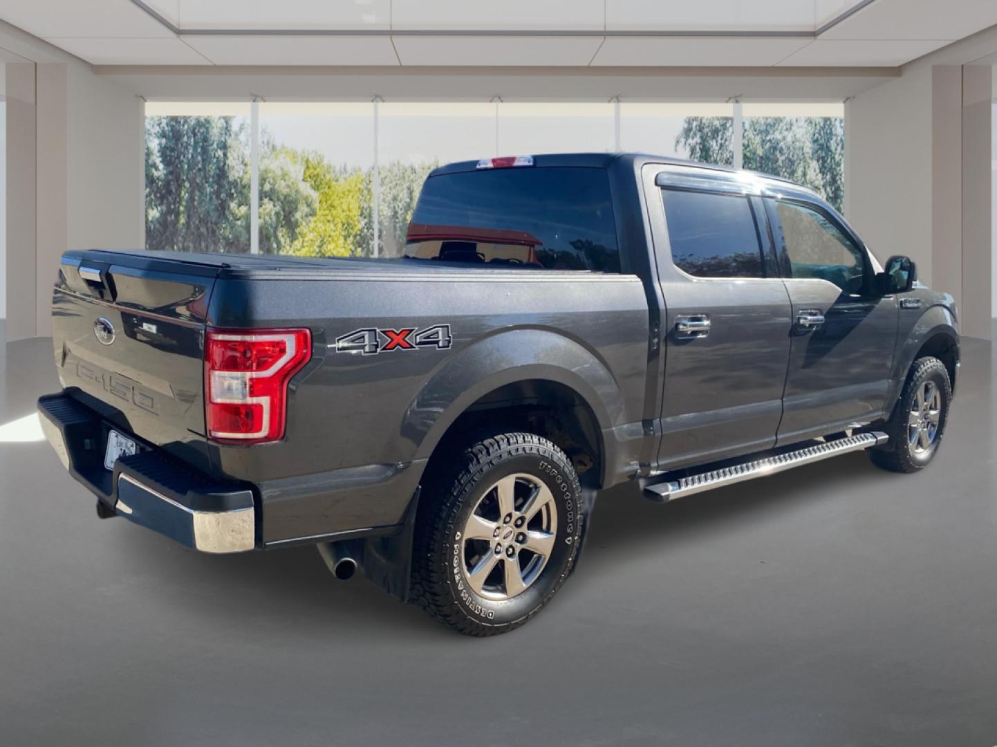 2019 GRAY FORD F150 SUPERCREW (1FTEW1EB0KK) with an 3.3L engine, Automatic transmission, located at 908 SE 14th Street, Des Moines, IA, 50317, (515) 281-0330, 41.580303, -93.597046- Photo#2
