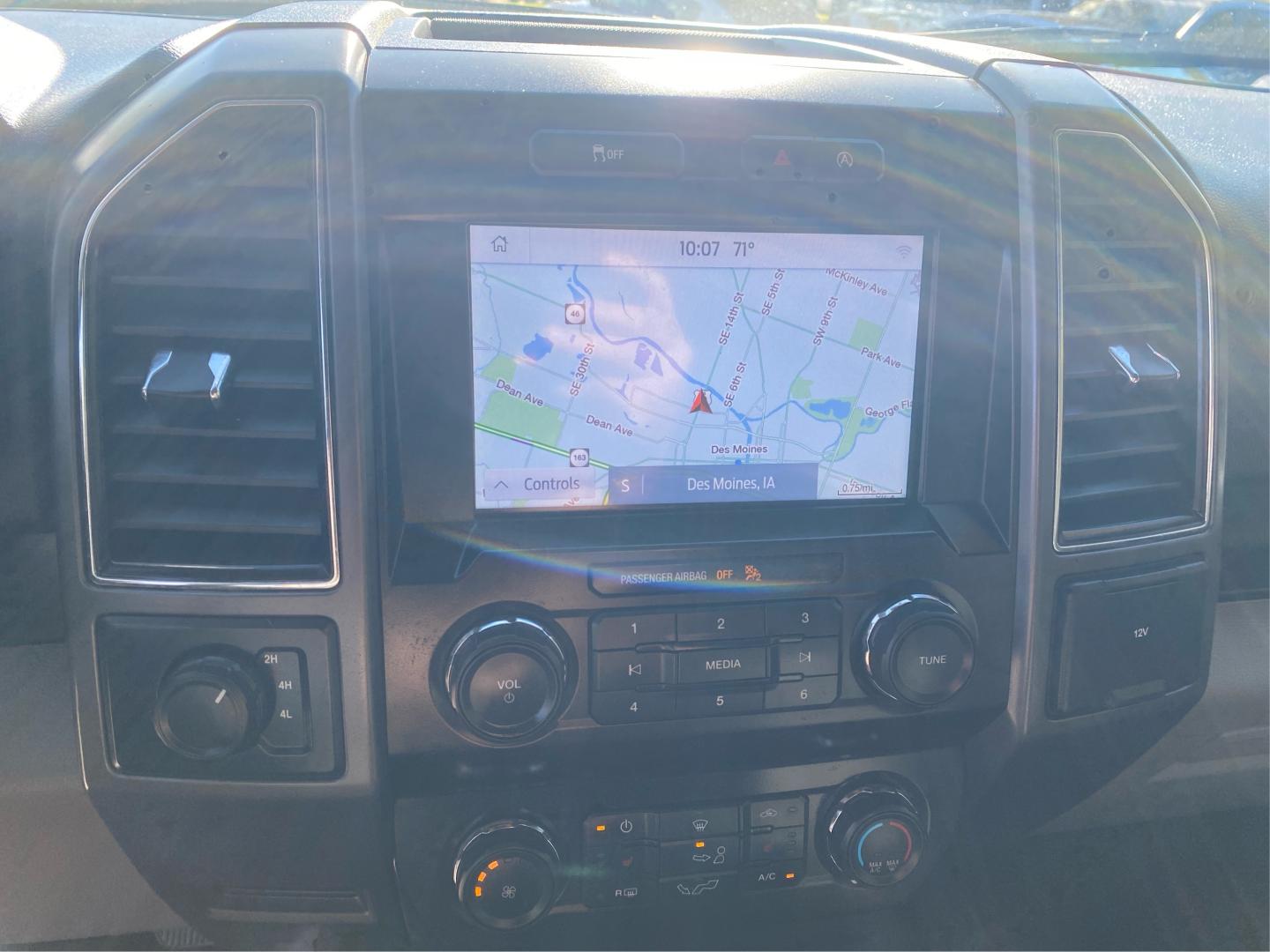 2019 GRAY FORD F150 SUPERCREW (1FTEW1EB0KK) with an 3.3L engine, Automatic transmission, located at 908 SE 14th Street, Des Moines, IA, 50317, (515) 281-0330, 41.580303, -93.597046- Photo#12
