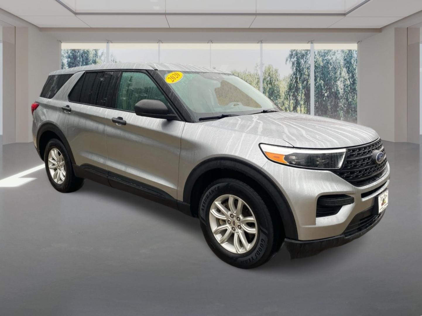 2020 SILVER FORD EXPLORER (1FMSK8BB3LG) with an 3.3L engine, Automatic transmission, located at 908 SE 14th Street, Des Moines, IA, 50317, (515) 281-0330, 41.580303, -93.597046- Photo#0