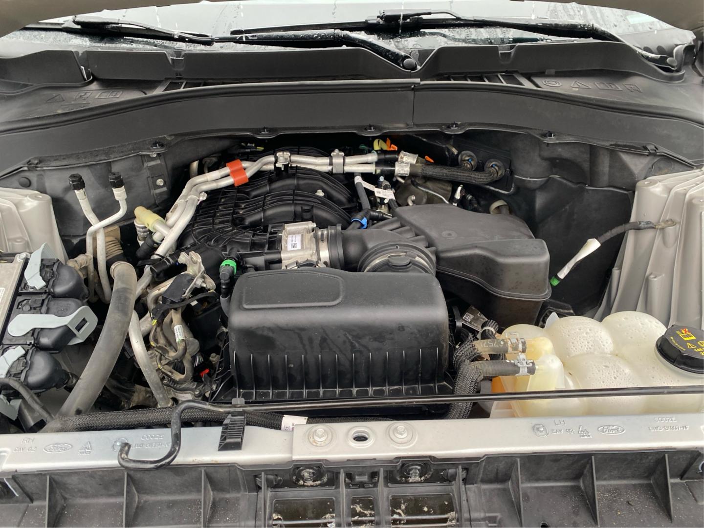 2020 SILVER FORD EXPLORER (1FMSK8BB3LG) with an 3.3L engine, Automatic transmission, located at 908 SE 14th Street, Des Moines, IA, 50317, (515) 281-0330, 41.580303, -93.597046- Photo#10