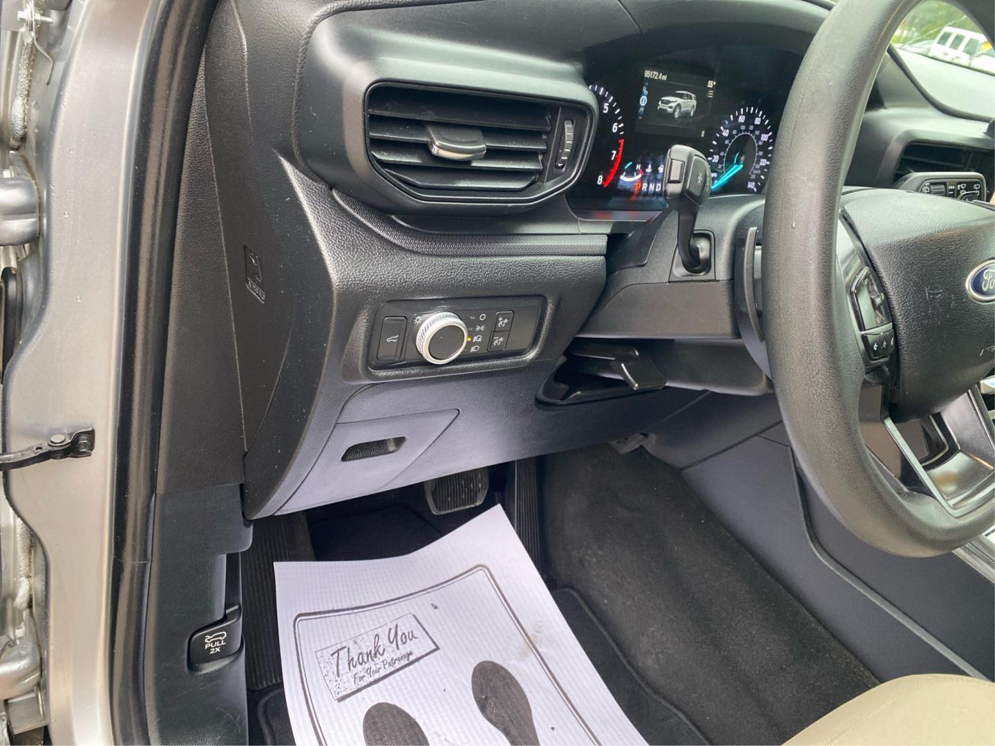 2020 SILVER FORD EXPLORER (1FMSK8BB3LG) with an 3.3L engine, Automatic transmission, located at 908 SE 14th Street, Des Moines, IA, 50317, (515) 281-0330, 41.580303, -93.597046- Photo#17