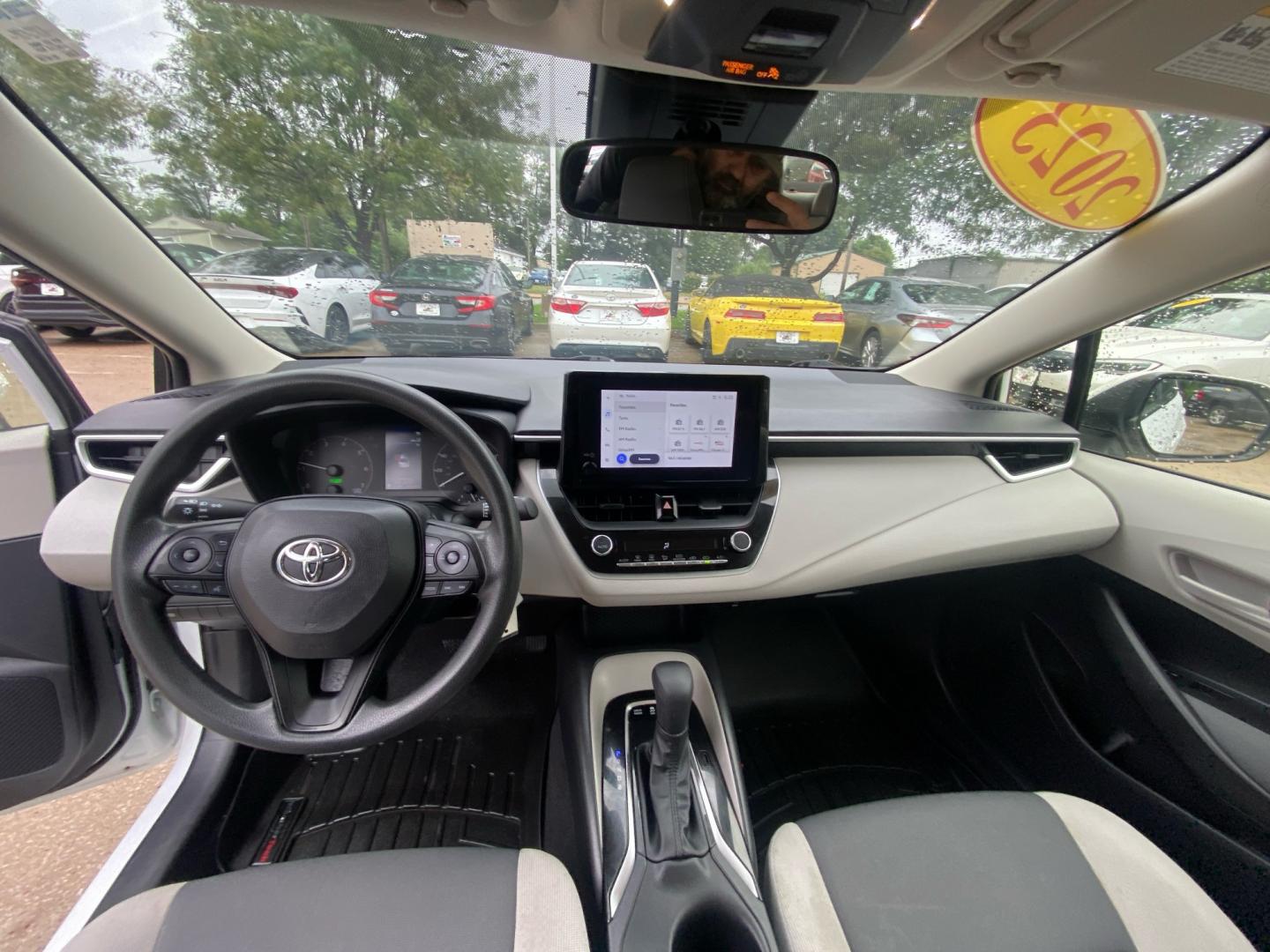 2023 WHITE TOYOTA COROLLA LE (JTDBCMFE8PJ) with an 1.8L engine, Continuously Variable transmission, located at 908 SE 14th Street, Des Moines, IA, 50317, (515) 281-0330, 41.580303, -93.597046- Photo#21