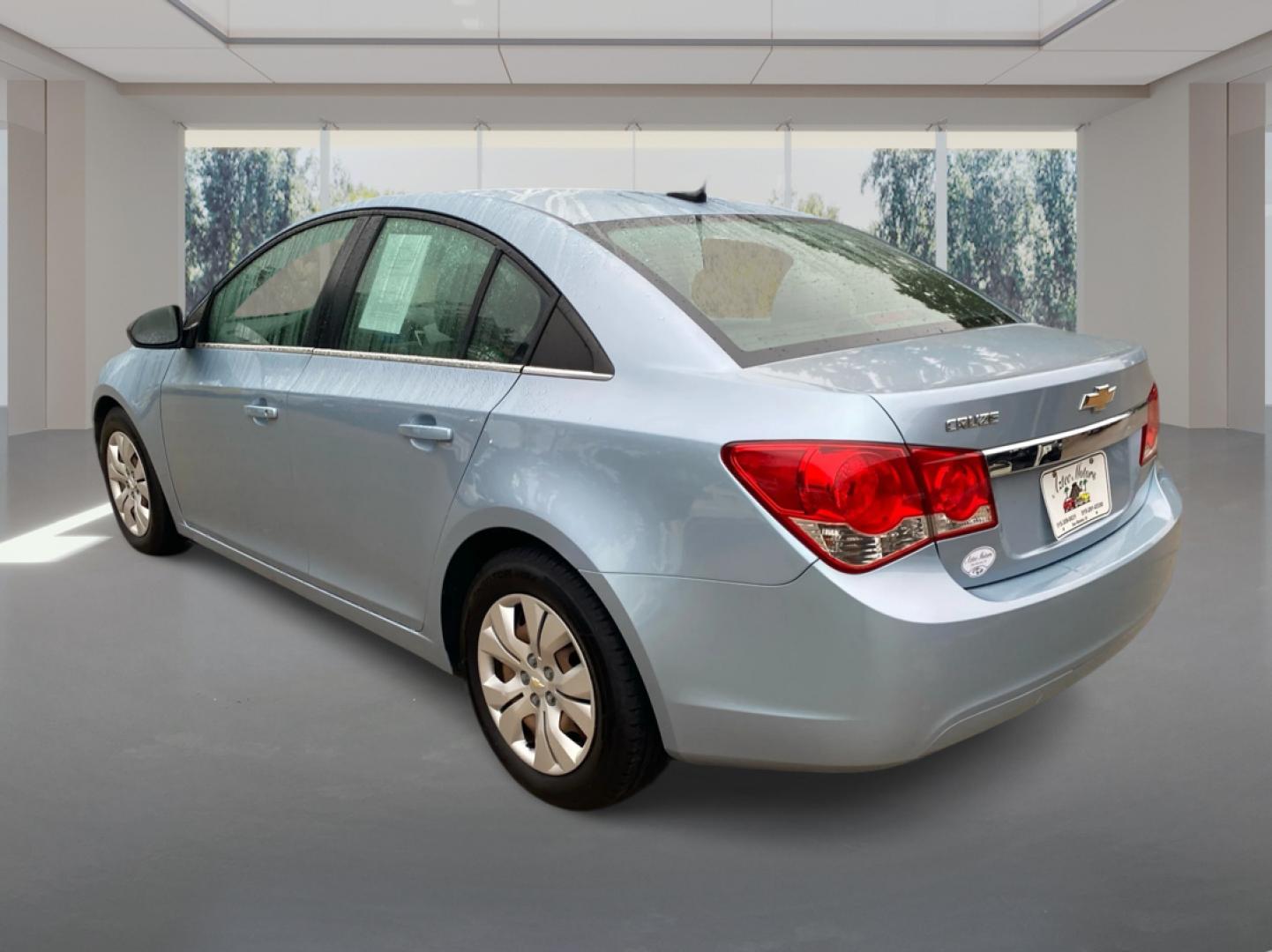 2012 BLUE CHEVROLET CRUZE LS (1G1PC5SH8C7) with an 1.8L engine, Automatic transmission, located at 908 SE 14th Street, Des Moines, IA, 50317, (515) 281-0330, 41.580303, -93.597046- Photo#4