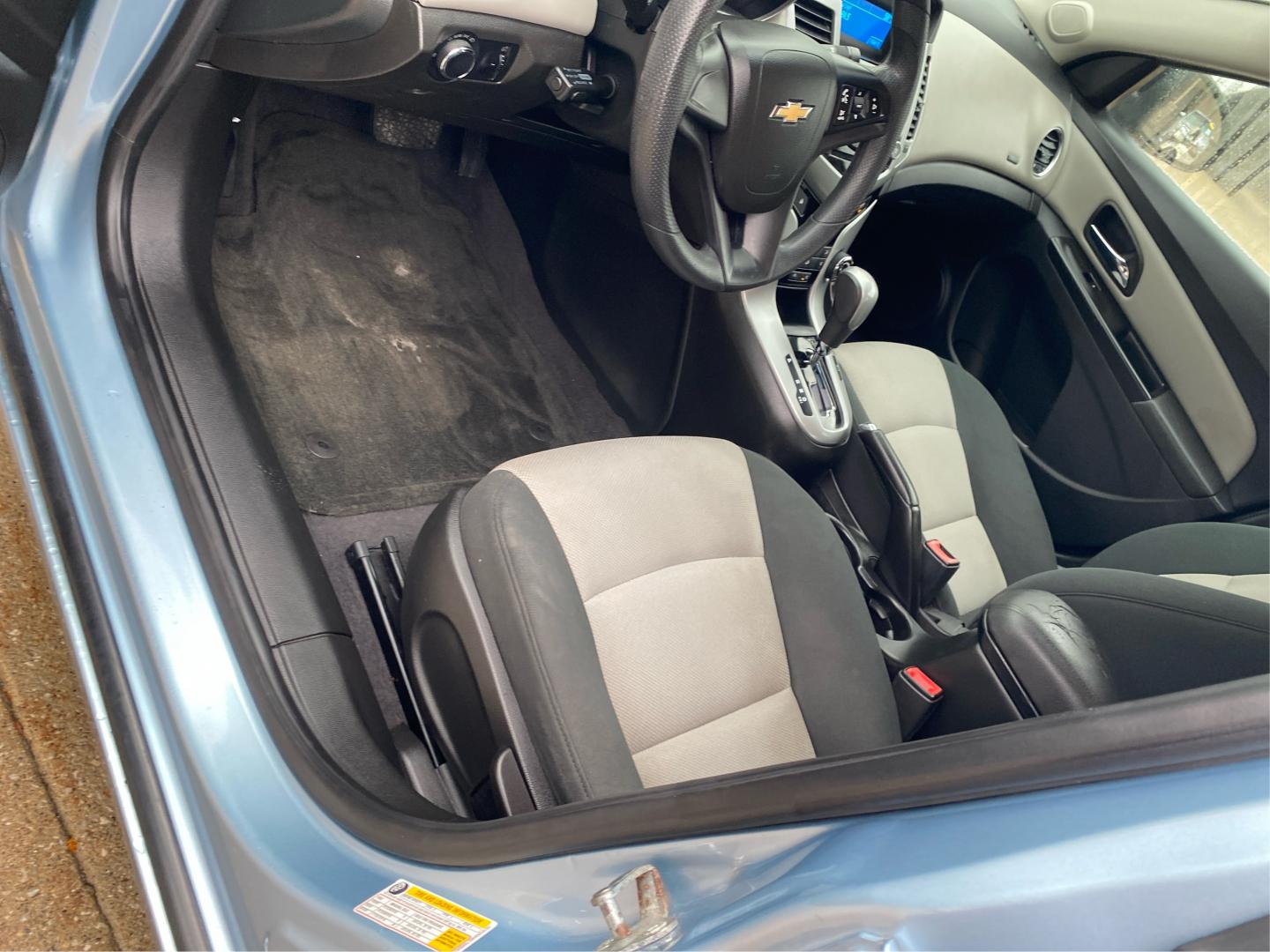 2012 BLUE CHEVROLET CRUZE LS (1G1PC5SH8C7) with an 1.8L engine, Automatic transmission, located at 908 SE 14th Street, Des Moines, IA, 50317, (515) 281-0330, 41.580303, -93.597046- Photo#18