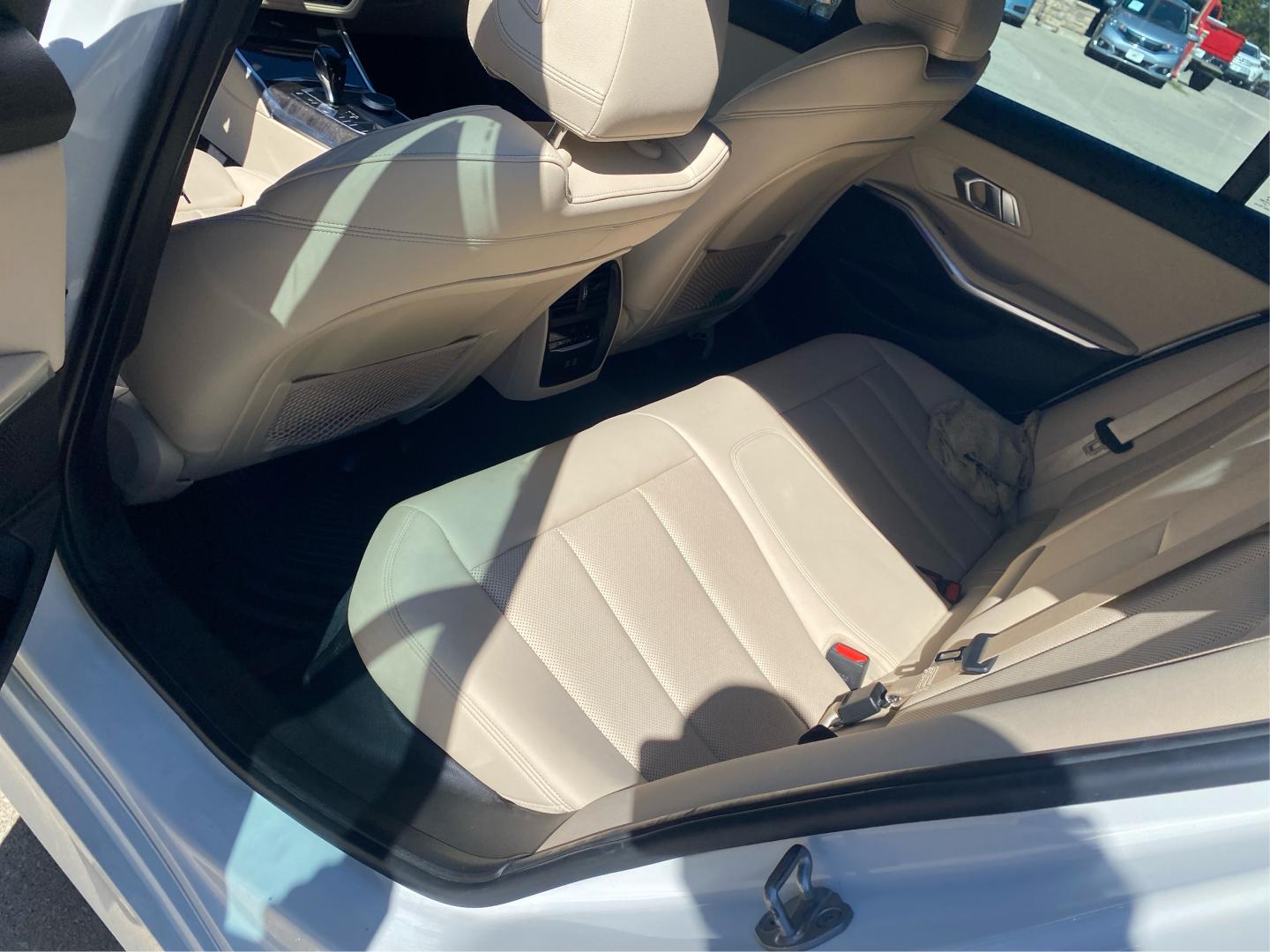 2022 WHITE BMW 330XI (3MW5R7J03N8) with an 2.0L engine, Automatic transmission, located at 908 SE 14th Street, Des Moines, IA, 50317, (515) 281-0330, 41.580303, -93.597046- Photo#9
