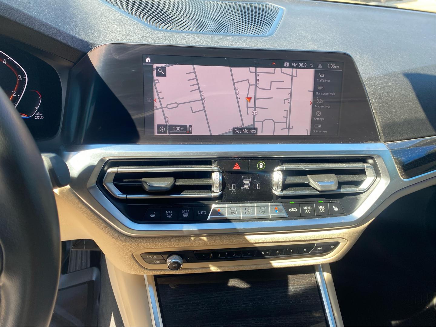 2022 WHITE BMW 330XI (3MW5R7J03N8) with an 2.0L engine, Automatic transmission, located at 908 SE 14th Street, Des Moines, IA, 50317, (515) 281-0330, 41.580303, -93.597046- Photo#13