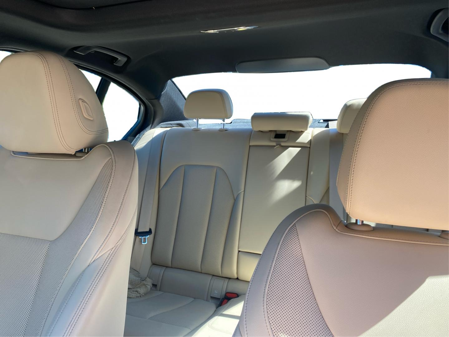 2022 WHITE BMW 330XI (3MW5R7J03N8) with an 2.0L engine, Automatic transmission, located at 908 SE 14th Street, Des Moines, IA, 50317, (515) 281-0330, 41.580303, -93.597046- Photo#14
