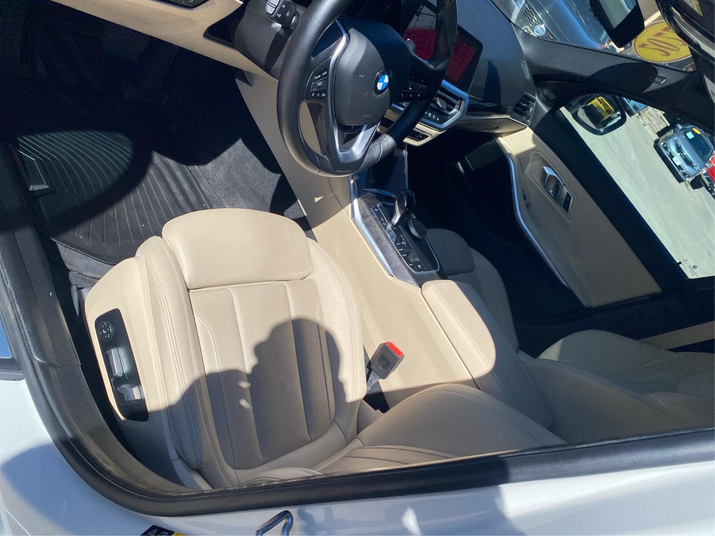 2022 WHITE BMW 330XI (3MW5R7J03N8) with an 2.0L engine, Automatic transmission, located at 908 SE 14th Street, Des Moines, IA, 50317, (515) 281-0330, 41.580303, -93.597046- Photo#18