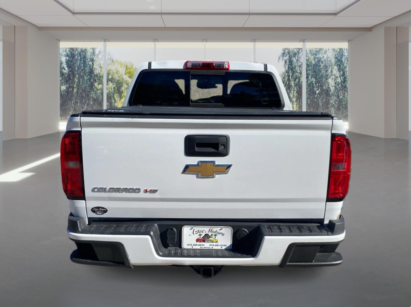 2018 WHITE CHEVROLET COLORADO LT (1GCGTCENXJ1) with an 3.6L engine, Automatic transmission, located at 908 SE 14th Street, Des Moines, IA, 50317, (515) 281-0330, 41.580303, -93.597046- Photo#3
