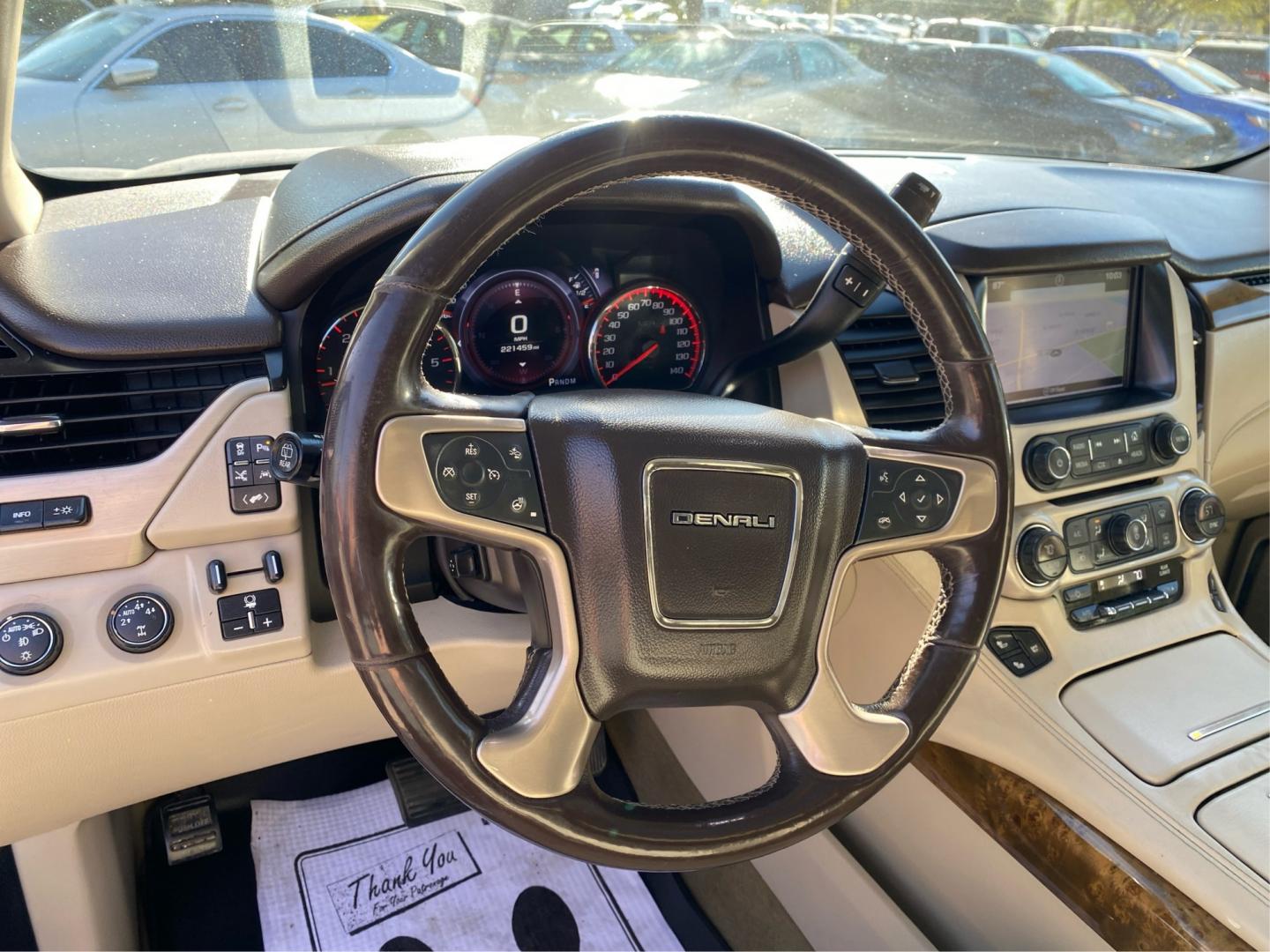 2016 BLACK GMC YUKON XL DENALI (1GKS2HKJ2GR) with an 6.2L engine, Automatic transmission, located at 908 SE 14th Street, Des Moines, IA, 50317, (515) 281-0330, 41.580303, -93.597046- Photo#16