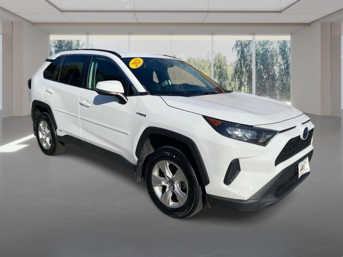 2021 WHITE TOYOTA RAV4 LE (4T3M6RFV2MU) with an 2.5L engine, Automatic transmission, located at 908 SE 14th Street, Des Moines, IA, 50317, (515) 281-0330, 41.580303, -93.597046- Photo#0