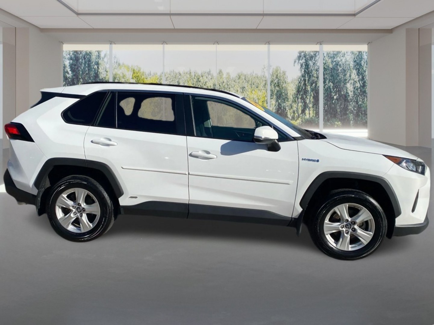 2021 WHITE TOYOTA RAV4 LE (4T3M6RFV2MU) with an 2.5L engine, Automatic transmission, located at 908 SE 14th Street, Des Moines, IA, 50317, (515) 281-0330, 41.580303, -93.597046- Photo#1
