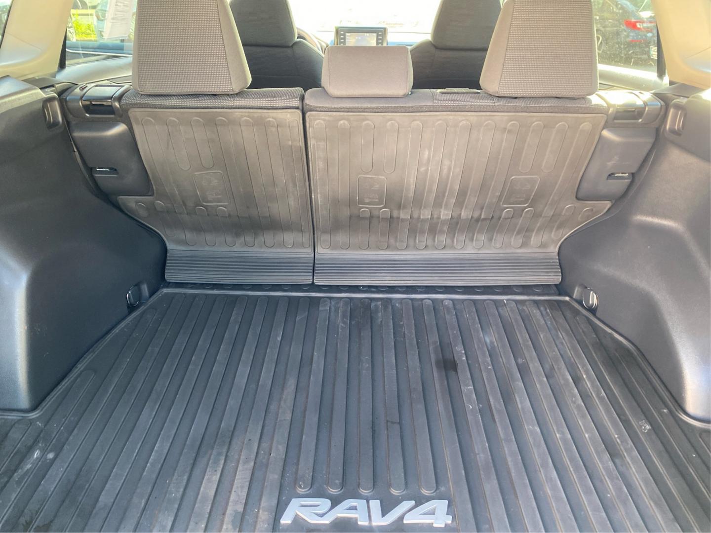 2021 WHITE TOYOTA RAV4 LE (4T3M6RFV2MU) with an 2.5L engine, Automatic transmission, located at 908 SE 14th Street, Des Moines, IA, 50317, (515) 281-0330, 41.580303, -93.597046- Photo#12