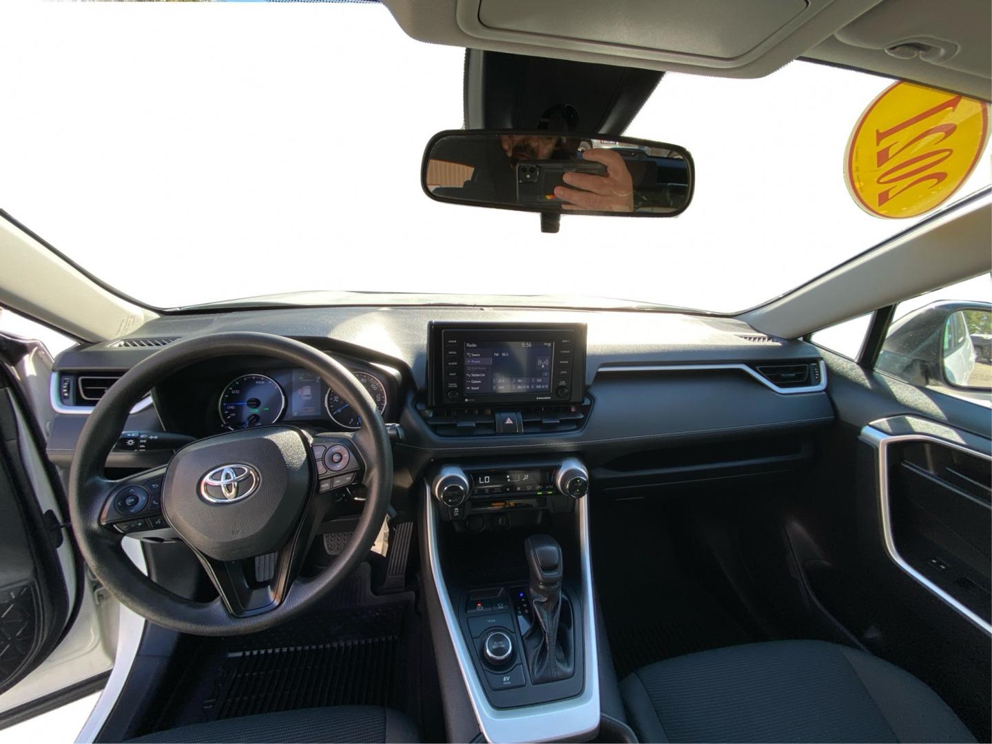 2021 WHITE TOYOTA RAV4 LE (4T3M6RFV2MU) with an 2.5L engine, Automatic transmission, located at 908 SE 14th Street, Des Moines, IA, 50317, (515) 281-0330, 41.580303, -93.597046- Photo#22