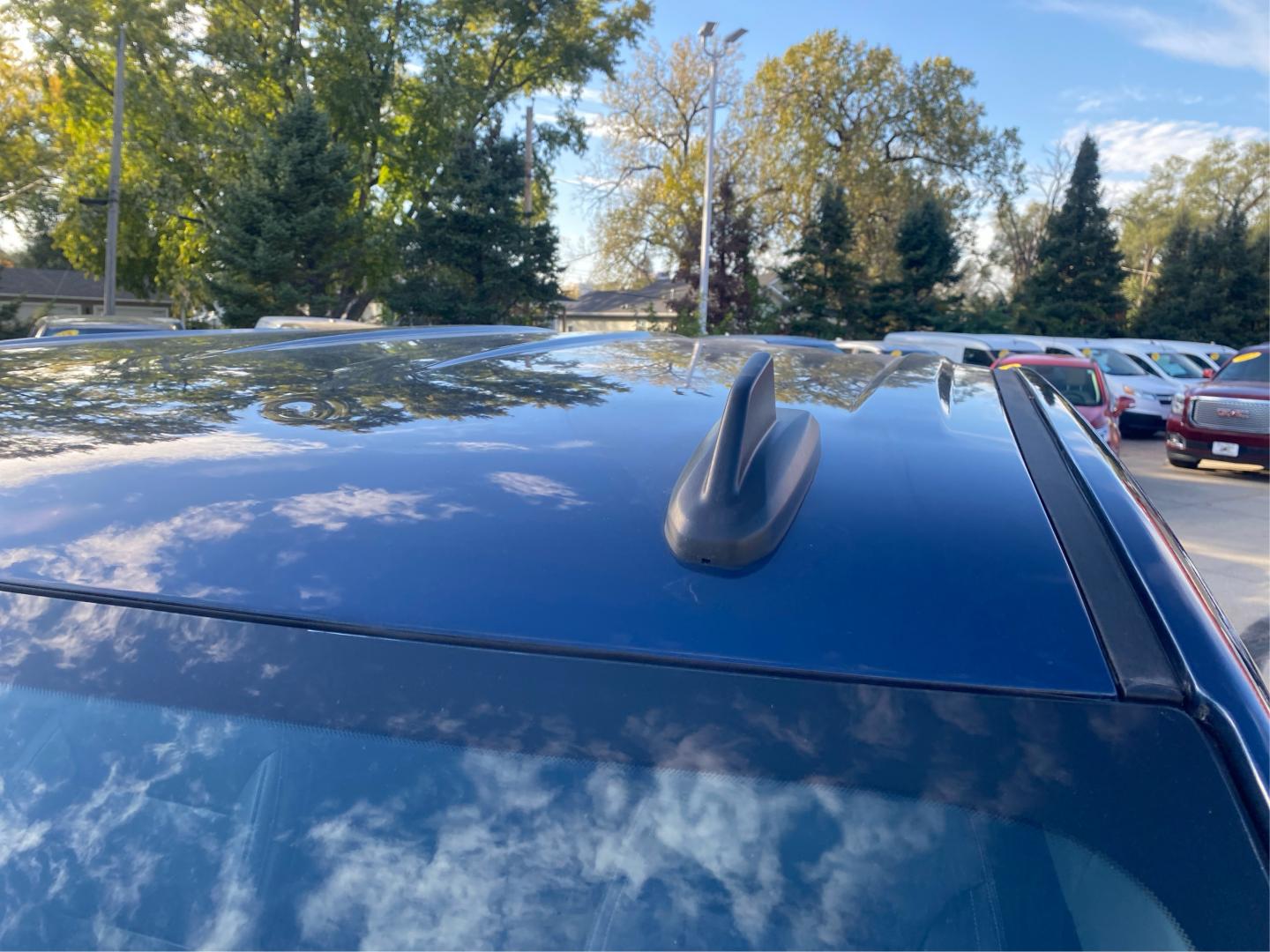 2019 BLUE CHEVROLET SILVERADO 1500 LT (1GCRYDED1KZ) with an 5.3L engine, Automatic transmission, located at 908 SE 14th Street, Des Moines, IA, 50317, (515) 281-0330, 41.580303, -93.597046- Photo#11