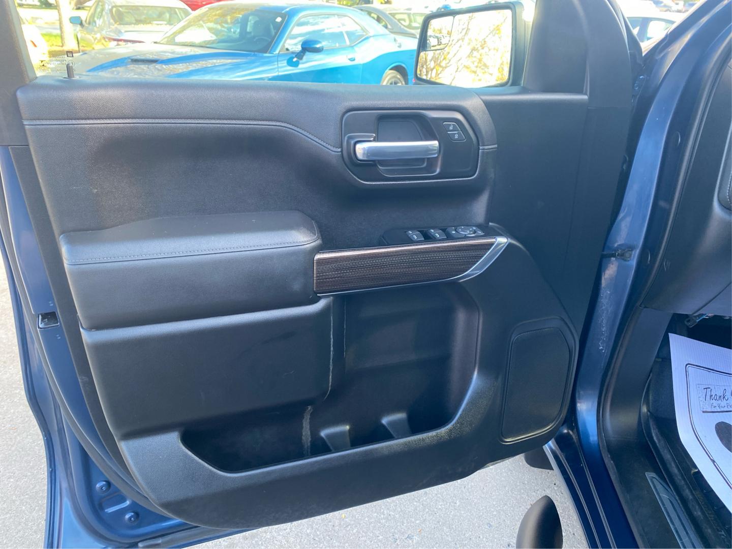 2019 BLUE CHEVROLET SILVERADO 1500 LT (1GCRYDED1KZ) with an 5.3L engine, Automatic transmission, located at 908 SE 14th Street, Des Moines, IA, 50317, (515) 281-0330, 41.580303, -93.597046- Photo#18