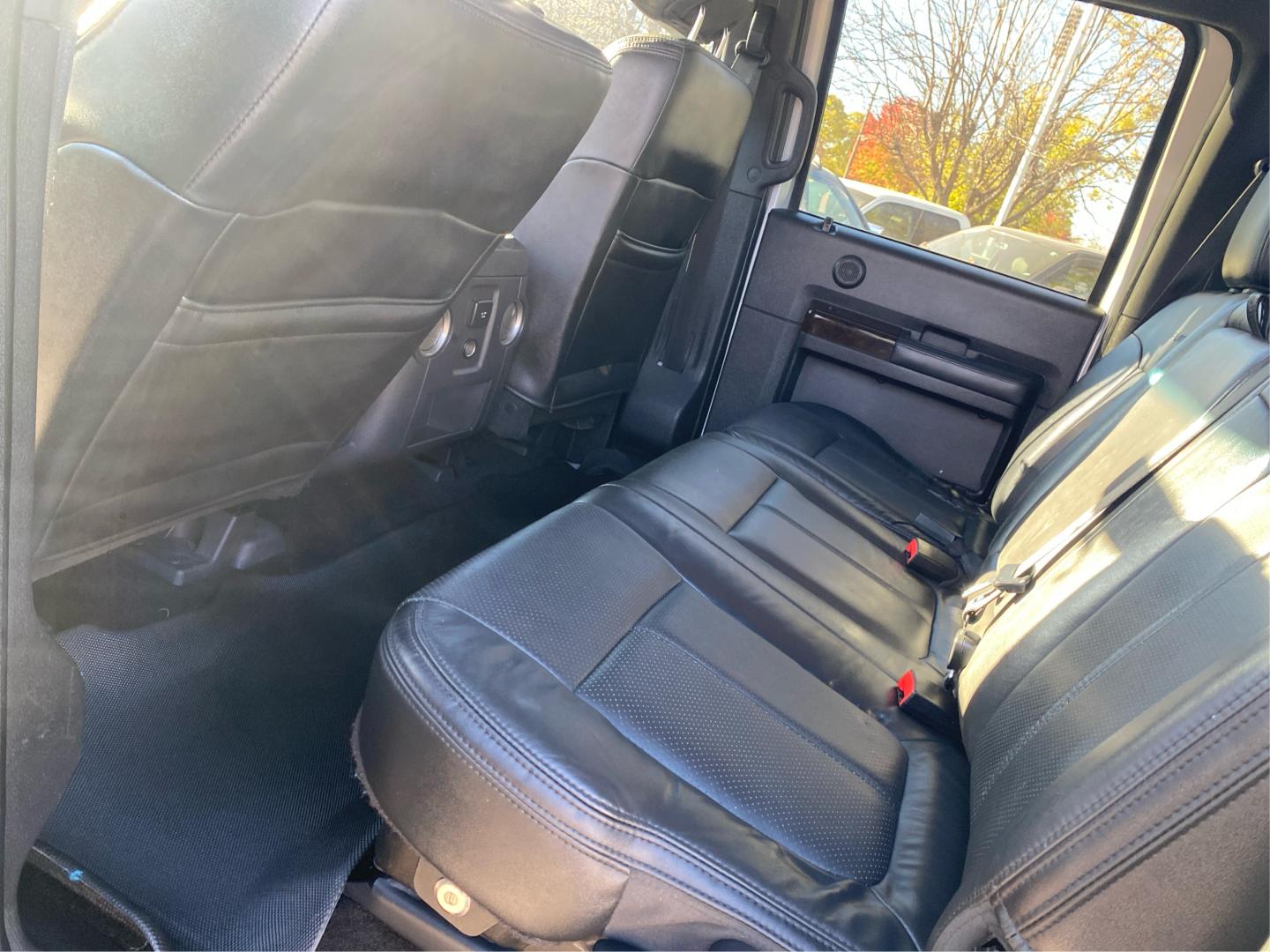2015 SILVER FORD F350 SUPER DUTY (1FT8W3BTXFE) with an 6.7L engine, Automatic transmission, located at 908 SE 14th Street, Des Moines, IA, 50317, (515) 281-0330, 41.580303, -93.597046- Photo#9