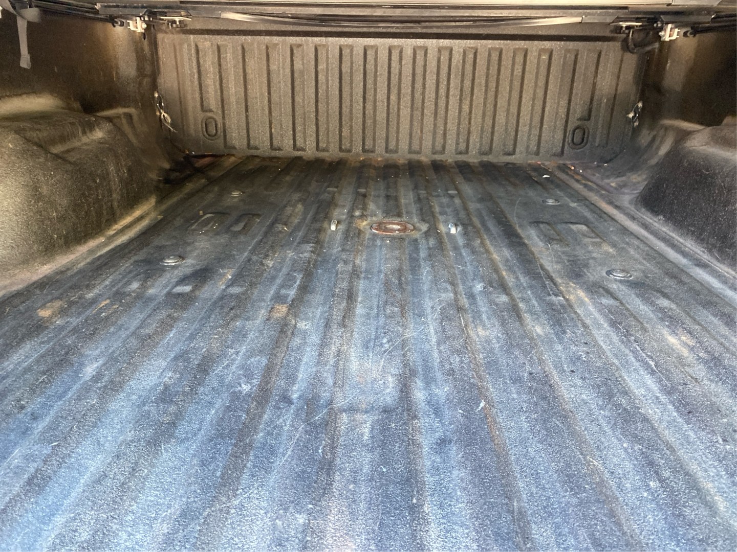 2015 SILVER FORD F350 SUPER DUTY (1FT8W3BTXFE) with an 6.7L engine, Automatic transmission, located at 908 SE 14th Street, Des Moines, IA, 50317, (515) 281-0330, 41.580303, -93.597046- Photo#12