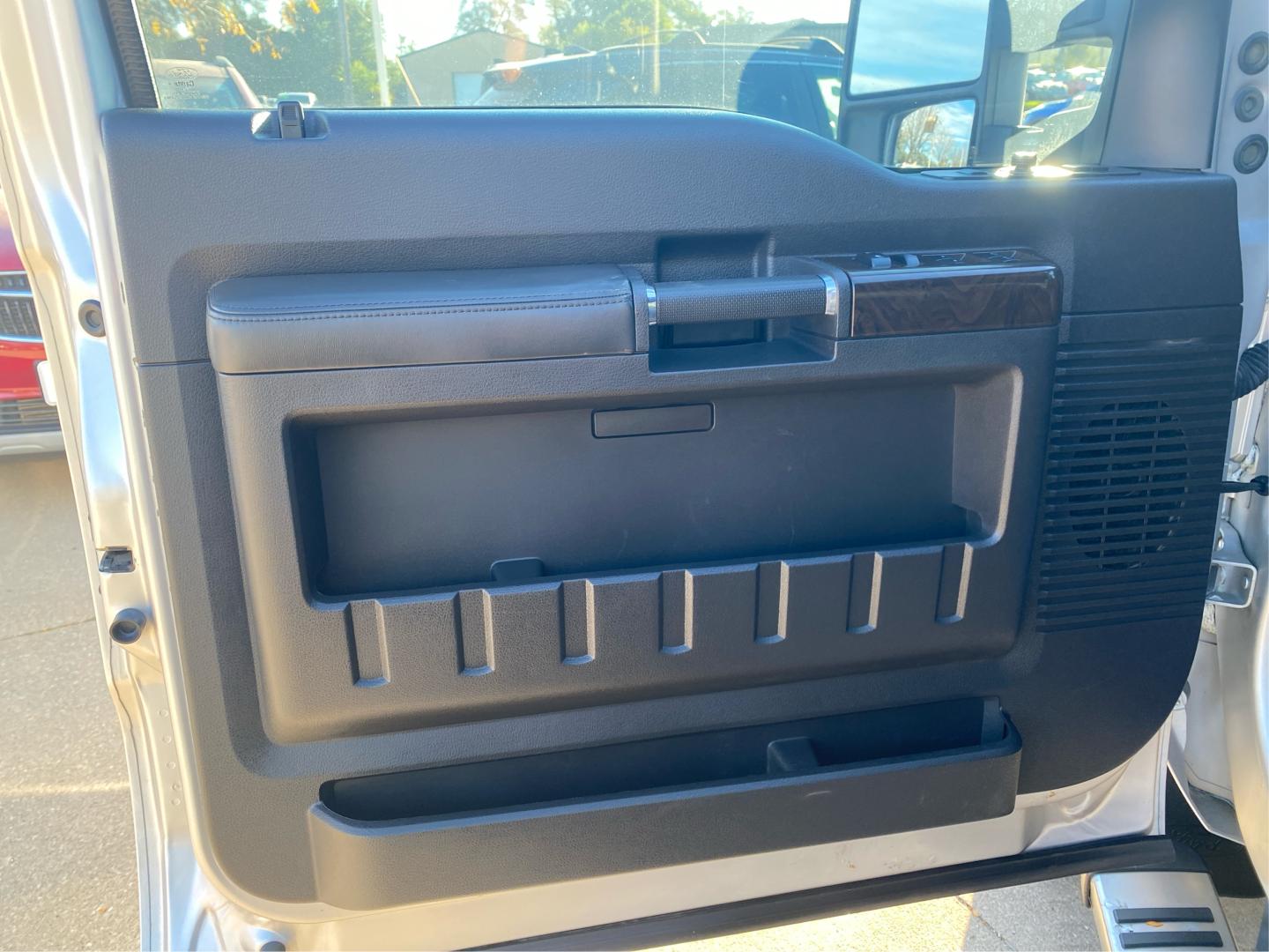 2015 SILVER FORD F350 SUPER DUTY (1FT8W3BTXFE) with an 6.7L engine, Automatic transmission, located at 908 SE 14th Street, Des Moines, IA, 50317, (515) 281-0330, 41.580303, -93.597046- Photo#19