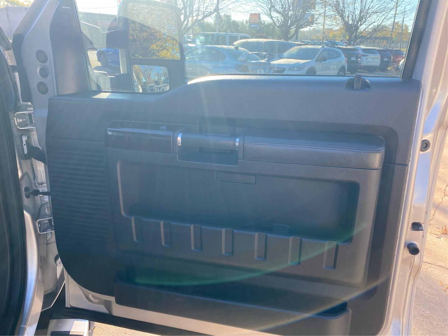 2015 SILVER FORD F350 SUPER DUTY (1FT8W3BTXFE) with an 6.7L engine, Automatic transmission, located at 908 SE 14th Street, Des Moines, IA, 50317, (515) 281-0330, 41.580303, -93.597046- Photo#20